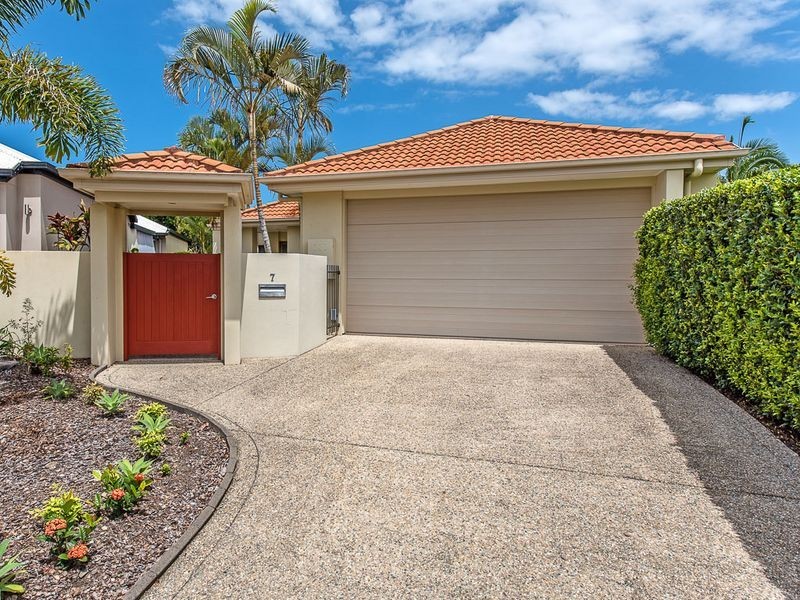 7 Oyster Court, Twin Waters QLD 4564