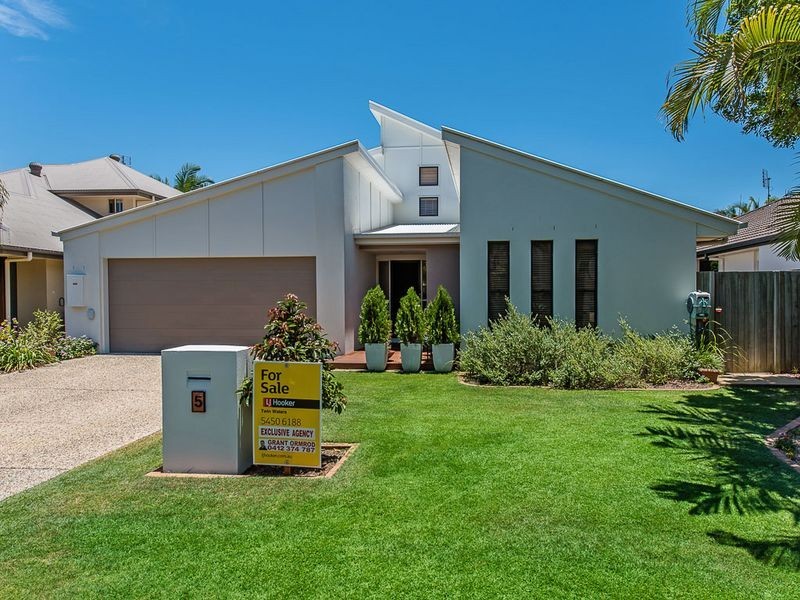 5 Pampling Place, Twin Waters QLD 4564