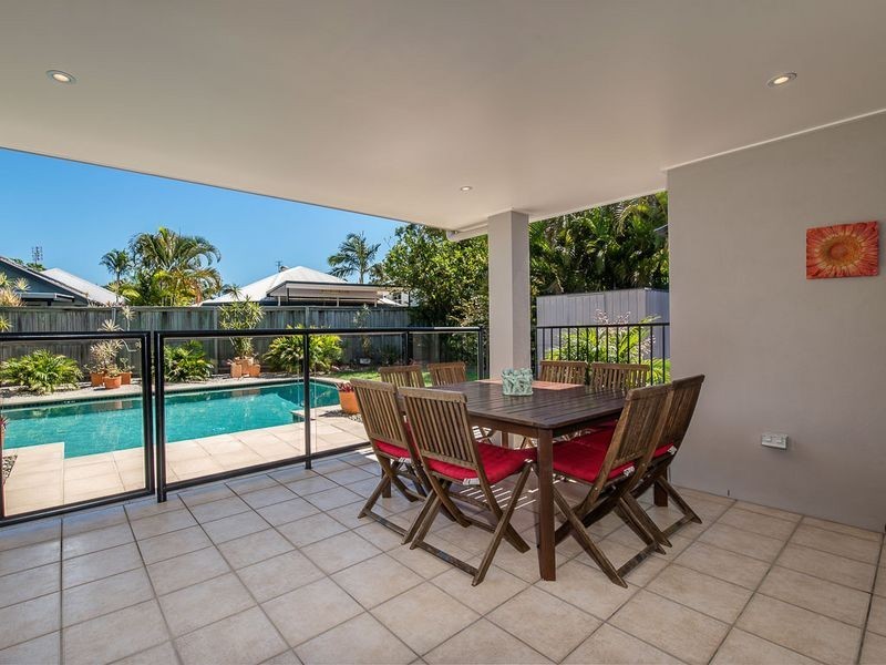 4 Carnoustie Court, Twin Waters QLD 4564