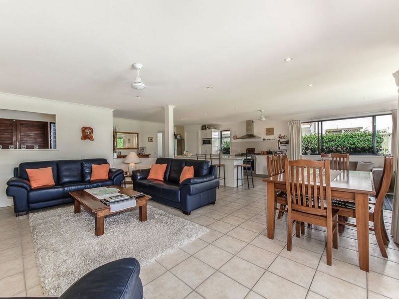 4 Carnoustie Court, Twin Waters QLD 4564