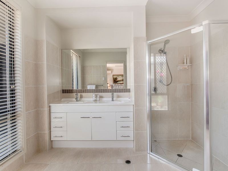 33 Anchorage Circuit, Twin Waters QLD 4564