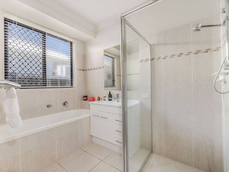 33 Anchorage Circuit, Twin Waters QLD 4564