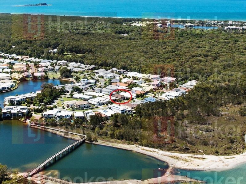 33 Anchorage Circuit, Twin Waters QLD 4564