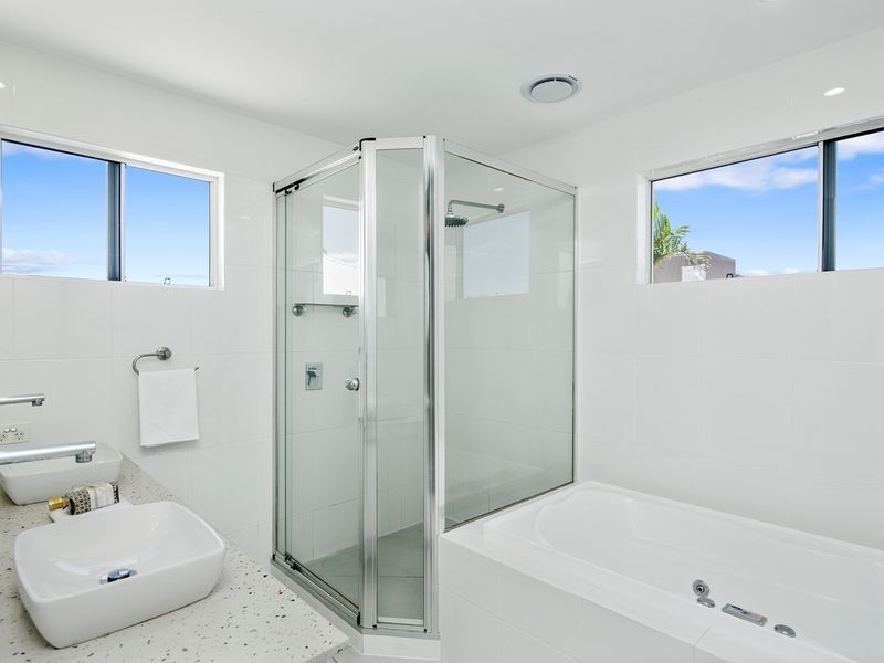 7 River Edge Court, Twin Waters QLD 4564