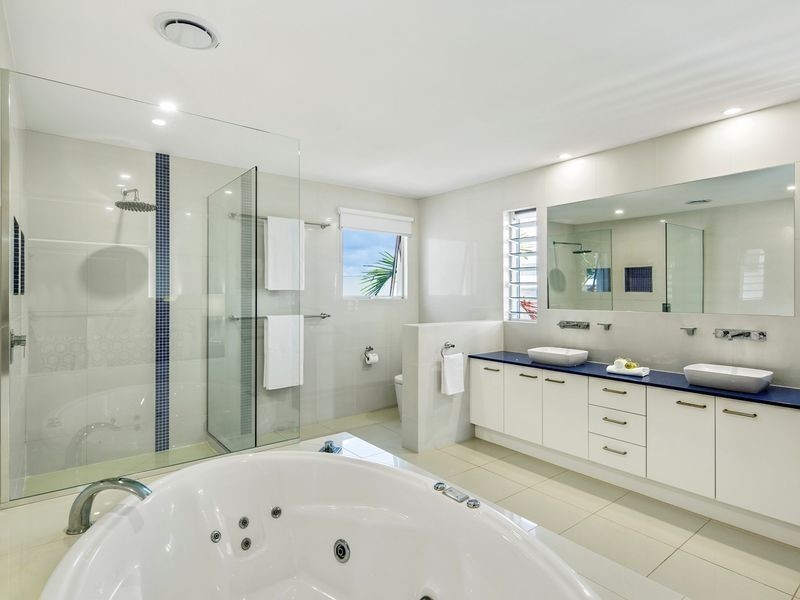7 River Edge Court, Twin Waters QLD 4564