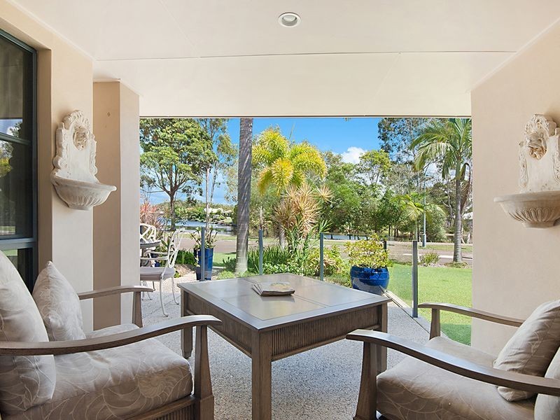 2 Baker Finch Place, Twin Waters QLD 4564