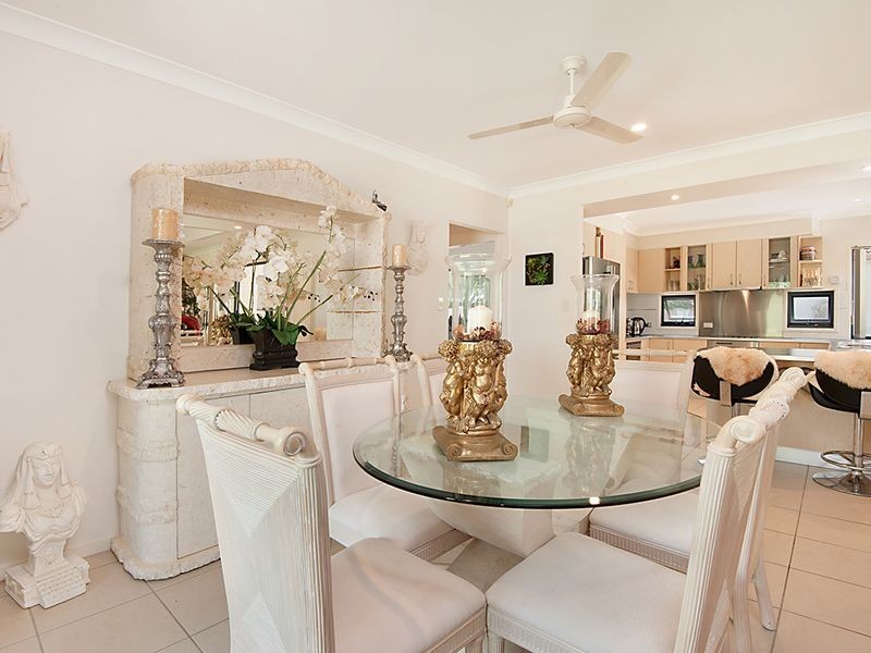 2 Baker Finch Place, Twin Waters QLD 4564