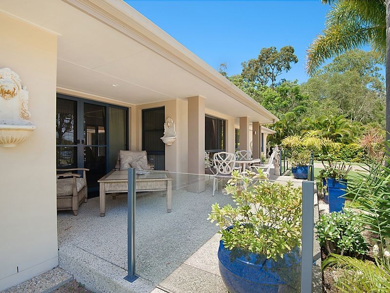 2 Baker Finch Place, Twin Waters QLD 4564