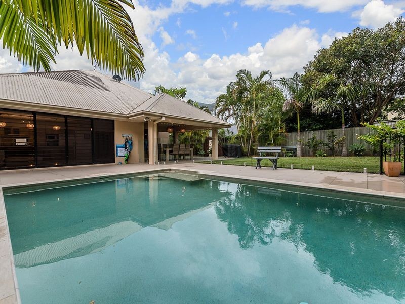 19 Barcoola Place, Twin Waters QLD 4564