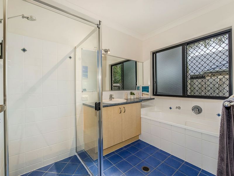 19 Barcoola Place, Twin Waters QLD 4564