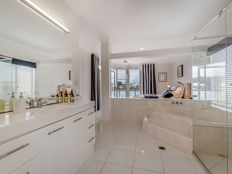 17 Tamarind Place, Twin Waters QLD 4564
