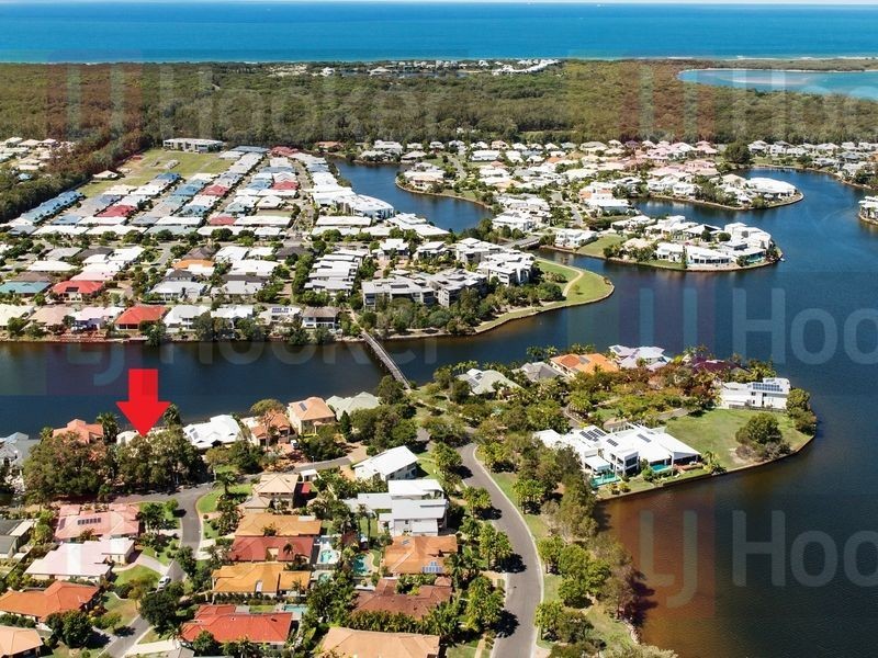 17 Tamarind Place, Twin Waters QLD 4564