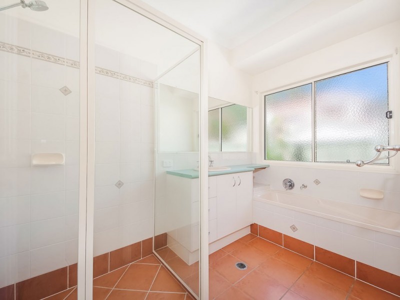 5 Carnoustie Court, Twin Waters QLD 4564