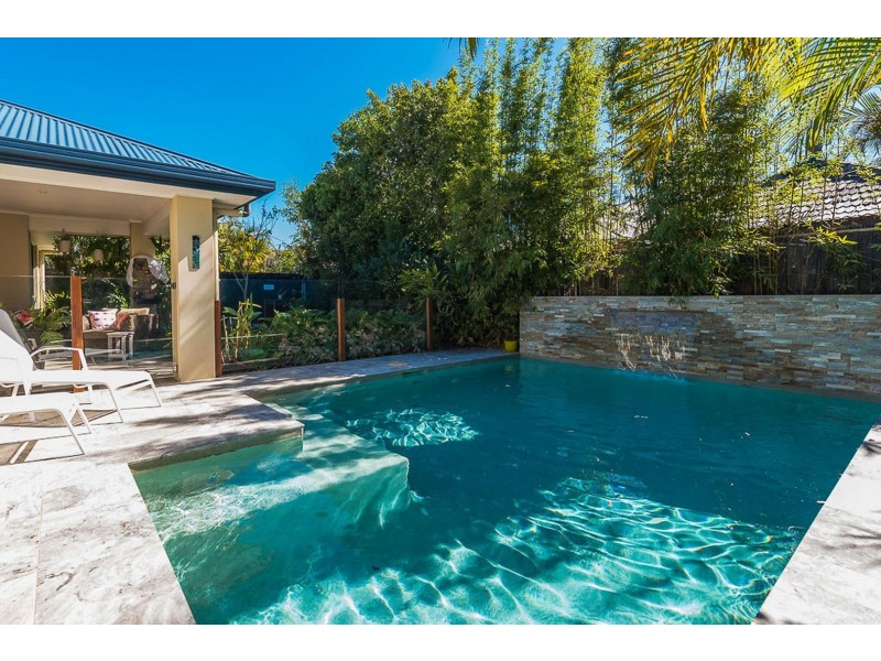 27 Baker Finch Place, Twin Waters QLD 4564