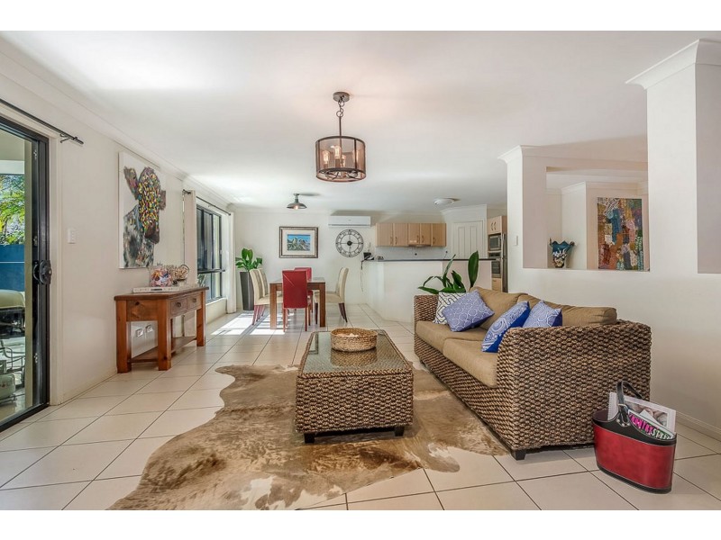 27 Baker Finch Place, Twin Waters QLD 4564