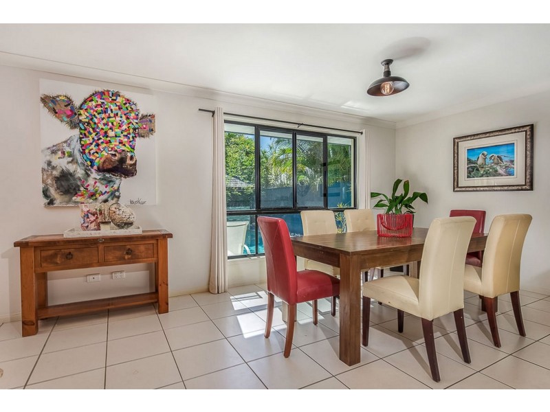 27 Baker Finch Place, Twin Waters QLD 4564
