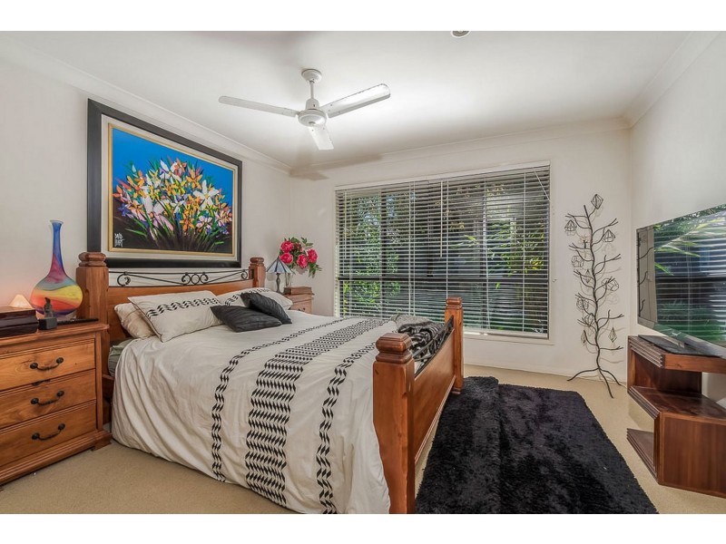 27 Baker Finch Place, Twin Waters QLD 4564