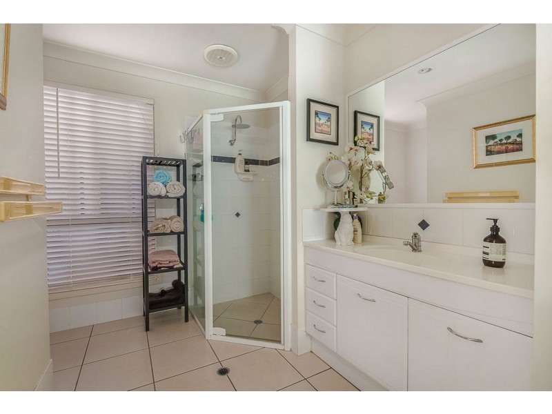27 Baker Finch Place, Twin Waters QLD 4564