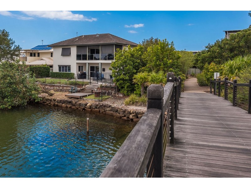 10 Tea Tree Place, Twin Waters QLD 4564
