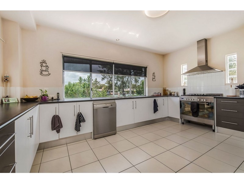 10 Tea Tree Place, Twin Waters QLD 4564