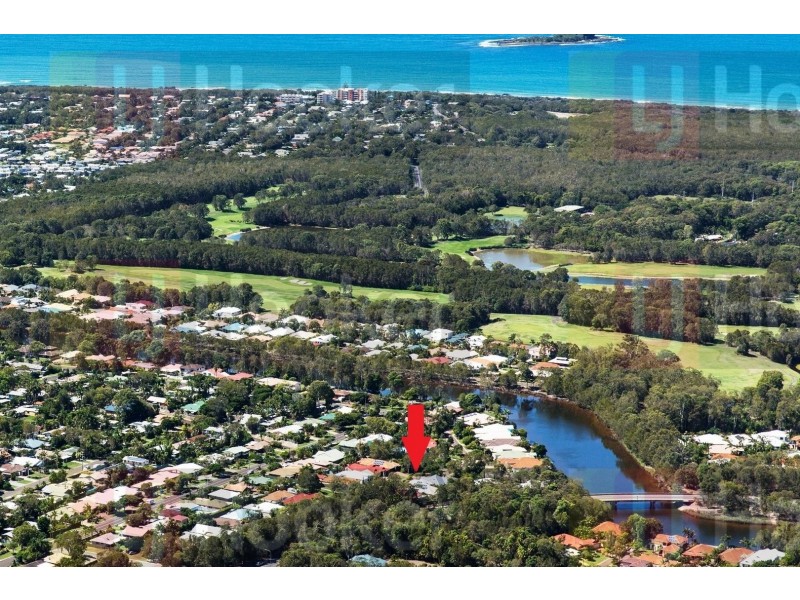 19 Barcoola Place, Twin Waters QLD 4564