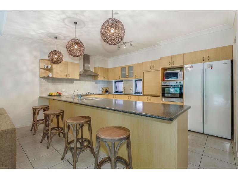 19 Barcoola Place, Twin Waters QLD 4564