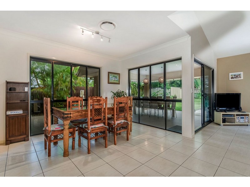 19 Barcoola Place, Twin Waters QLD 4564