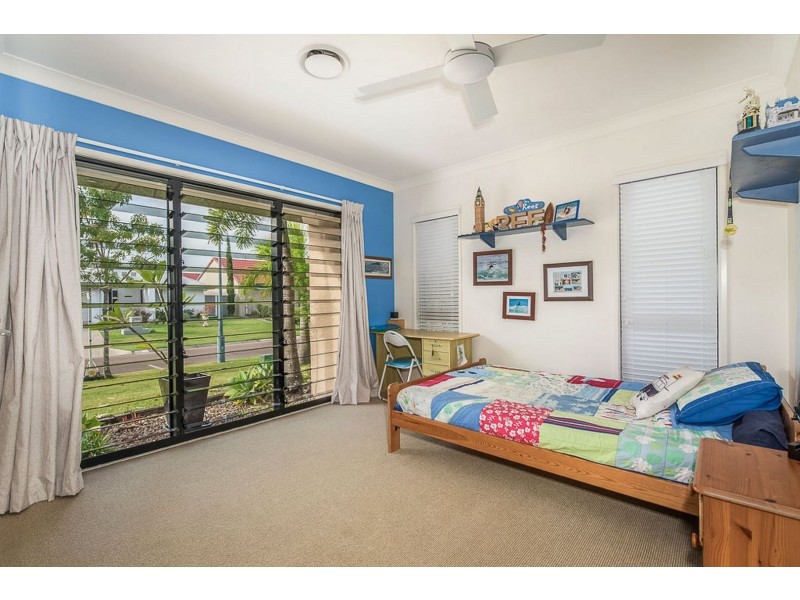 19 Barcoola Place, Twin Waters QLD 4564