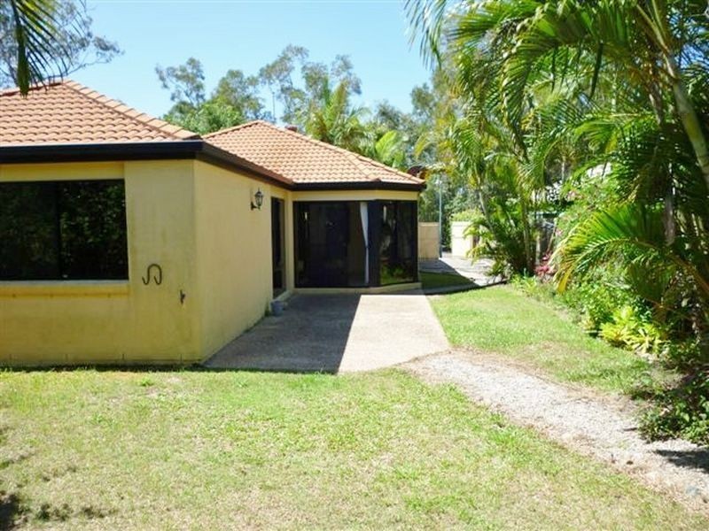 4 Prestwick Drive, Twin Waters QLD 4564