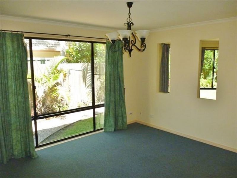 4 Prestwick Drive, Twin Waters QLD 4564