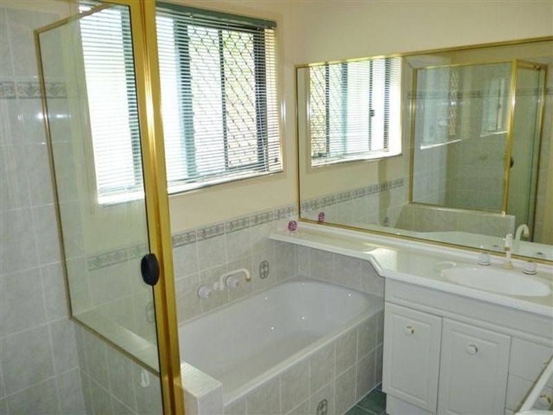 4 Prestwick Drive, Twin Waters QLD 4564