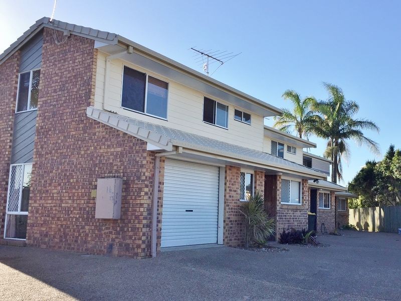 1/4 Akeringa Place, Mooloolaba QLD 4557