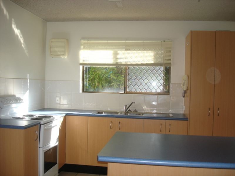 2/18 Kalinda Avenue, Mooloolaba QLD 4557