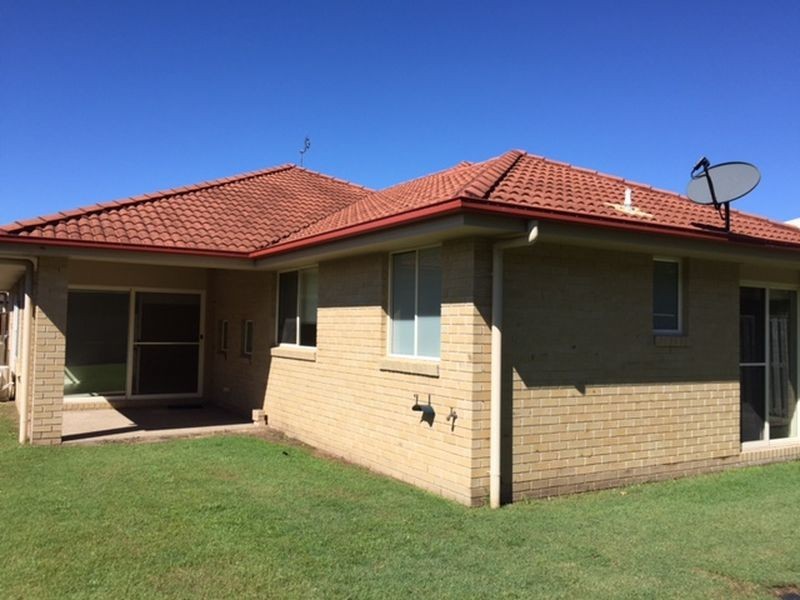 23 Whitsunday Drive, Pacific Paradise QLD 4564