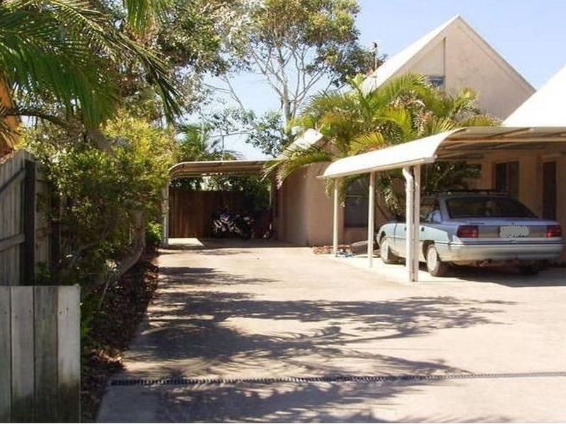 2/4 Lexie Street, Marcoola QLD 4564