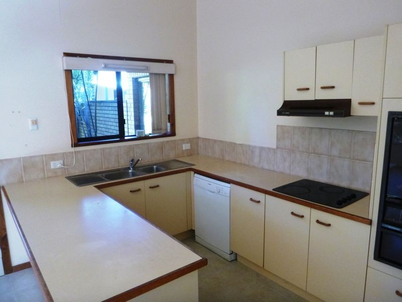 10 Kenewin Avenue, Maroochydore QLD 4558