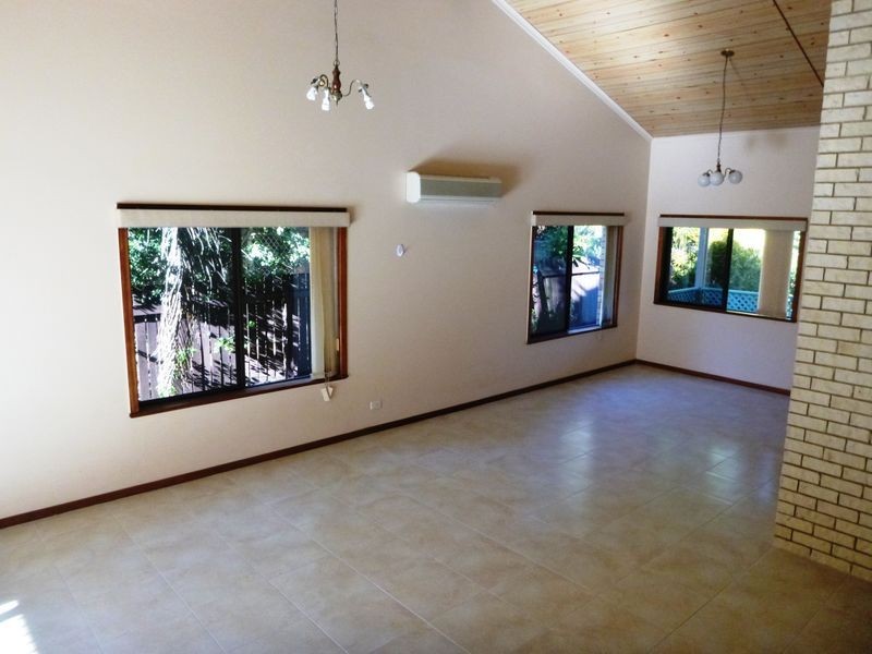 10 Kenewin Avenue, Maroochydore QLD 4558