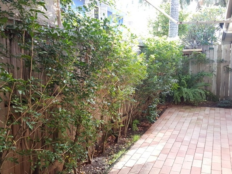 1/11 Carrothool Place, Mooloolaba QLD 4557