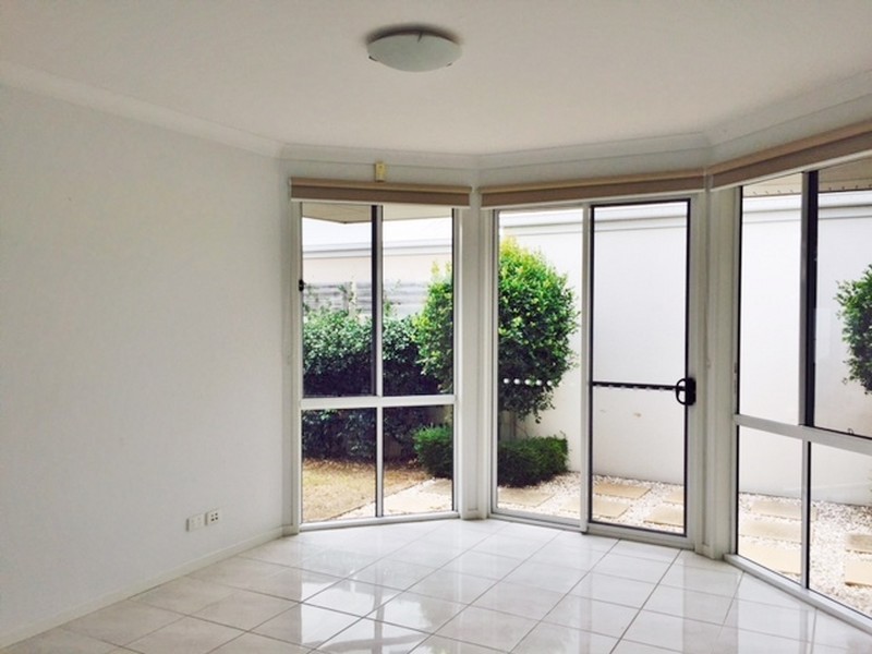 6 Oyster Court, Twin Waters QLD 4564