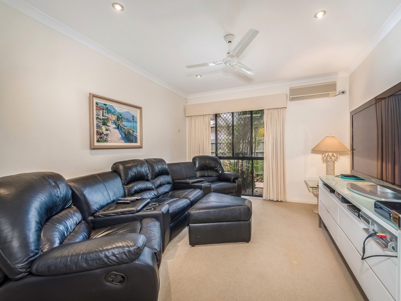 8 Staysail Place, Twin Waters QLD 4564