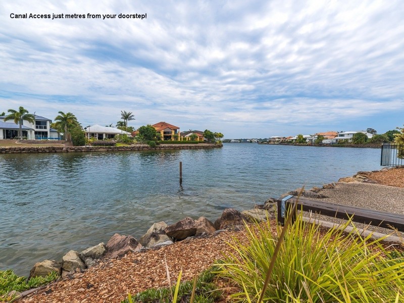 8 Staysail Place, Twin Waters QLD 4564