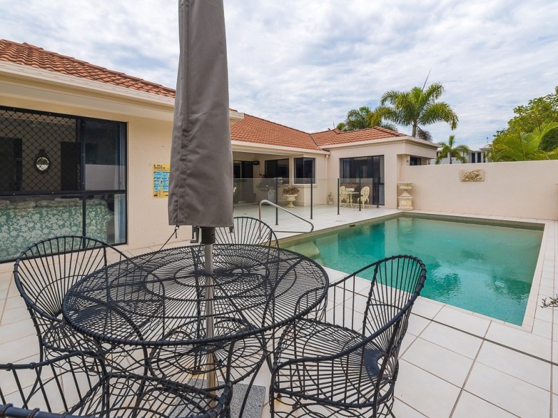 8 Staysail Place, Twin Waters QLD 4564