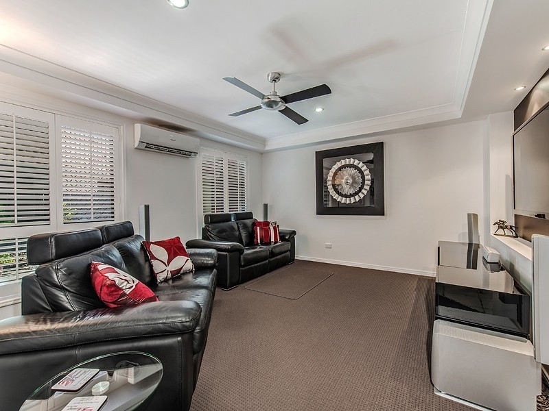 6 Staysail Place, Twin Waters QLD 4564