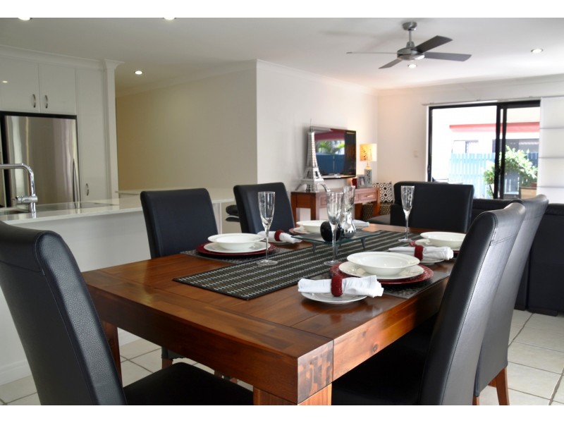 6 Staysail Place, Twin Waters QLD 4564