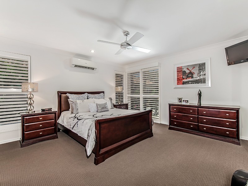 6 Staysail Place, Twin Waters QLD 4564