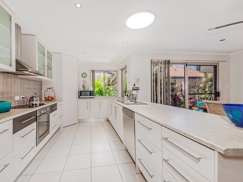 30 Veerings Crescent, Twin Waters QLD 4564