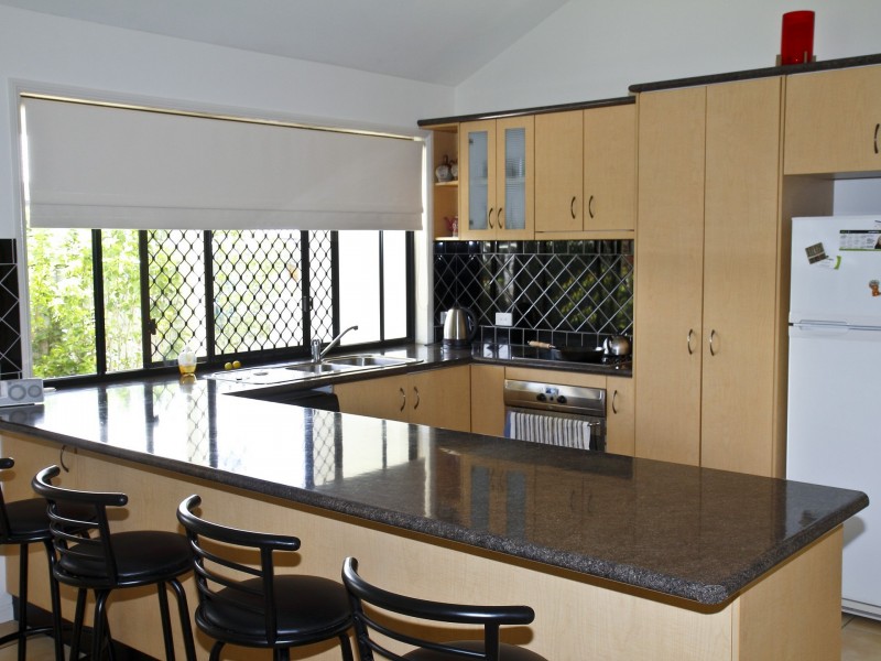 13 Baker Finch Place, Twin Waters QLD 4564