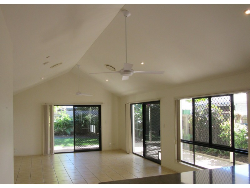 13 Baker Finch Place, Twin Waters QLD 4564