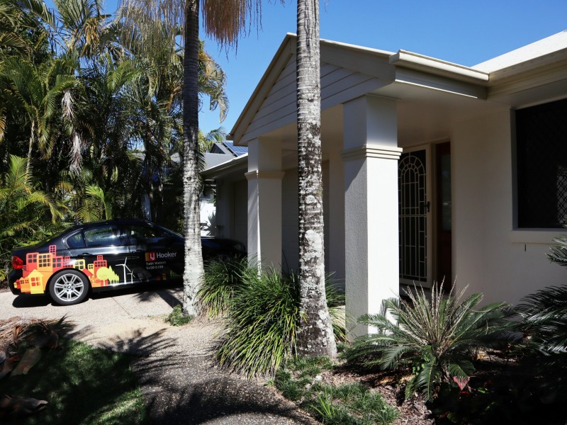13 Baker Finch Place, Twin Waters QLD 4564