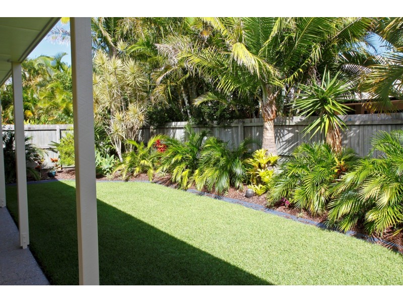 13 Baker Finch Place, Twin Waters QLD 4564